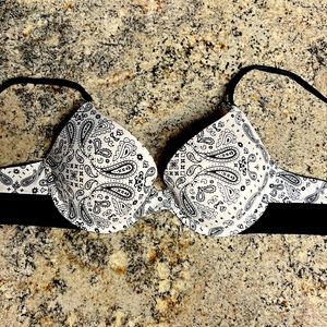 VS Pink Push Up Bra🌼